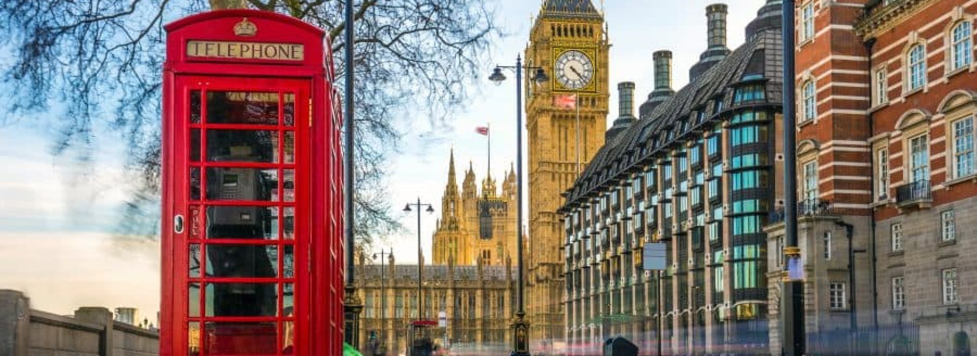 London,,England,-,The,Iconic,British,Old,Red,Telephone,Box